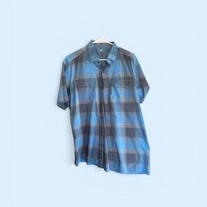 Kuhl Men's Blue and Gray Plaid Short-Sleeve Button-Down Shirt